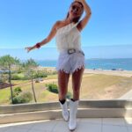 Silvina Luna Instagram - Despidiendo este 2021✨⁣ Lleno de aventuras y experiencias transformadoras! Con momentos entrañables y otros no tantos….pero abrazando ambos cómo parte de la vida! agradecida por poder estar hoy acá!⁣ ⁣ “A veces las cosas más importantes pasan inadvertidas, nos acompañan sin darnos cuenta” ⁣ Por eso hoy más que nunca brindo con ustedes diciendo “SALUD” ⁣ Para poder seguir disfrutando de los pequeños momentos que nos regala la vida! ⁣ Gracias gracias gracias por un nuevo comienzo por este 2022 que está llegando 🤗🎉⁣ Feliz año amigos 🤍🤍⁣ ⁣ ⁣ Les regalo esta postal desde nuestro país hermano, Uruguay 🇺🇾⁣ Donde me estoy hospedando @azure.oceanreserve @damiancaetano ⁣@pepe.alvarez .⁣ .⁣ .⁣ 👢 @sangagcalzados @heidiclair_designer @joaquinagurruchaga @infiniteyewear ⁣ ⁣