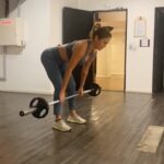 Silvina Luna Instagram - Hoy arranqué el día entrenando, y que bien se siente!! 💪 Haces deporte por estética o por salud? Te leo ✨ Gracias Juanjo por acompañarme en este nuevo desafío @juanjoforna @fortraining.j vamos por más 💪🏼 Y mi ropa deportiva de @lambleggings 😍