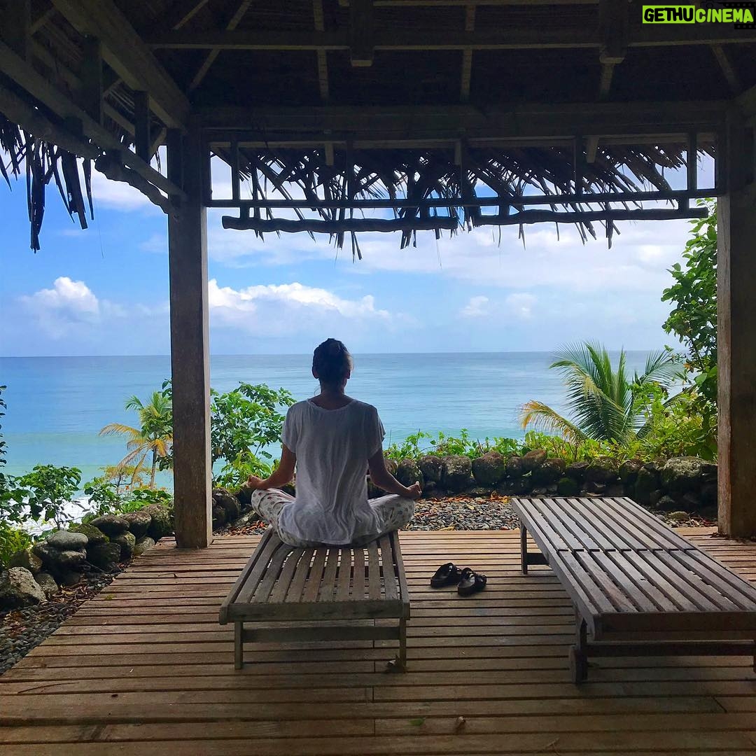 Silvina Luna Instagram - Meditation place 👇 . . Buena salud . Elevar el estado de vida para traer cosas maravillosas . Paz y felicidad para todos #nmrk