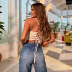 Silvina Luna Instagram - ¿Qué ves cuando te miras al espejo?, ¿Te gustas? Qué te decís a vos mism@? Te vestís para vos o para los demas!? disfruta de sentirte linda y segura con lo que elijas ponerte! Estos fueron mis elegidos para la semana, busqué comodidad, sensualidad y elegancia 😉 con cual te sentís mas identificad@? 1,2,3,4,5 1- top @dbofficialok jean @tipadenim 2- @indumentaria_caro_line 3- @indumentaria_caro_line @justaosadia 4- jean @tipadenim top @veroforestba 5- texanas @sangagcalzados vestido @indumentaria_caro_line Siempre @naturalbronze