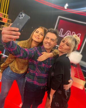 Silvina Luna Instagram - Lindo encuentro en @ejercitodelam @americatv con estos dos potros @angeldebritooki y @soyflorpe ❤️
Se viene nueva producción que dicen!?🔥