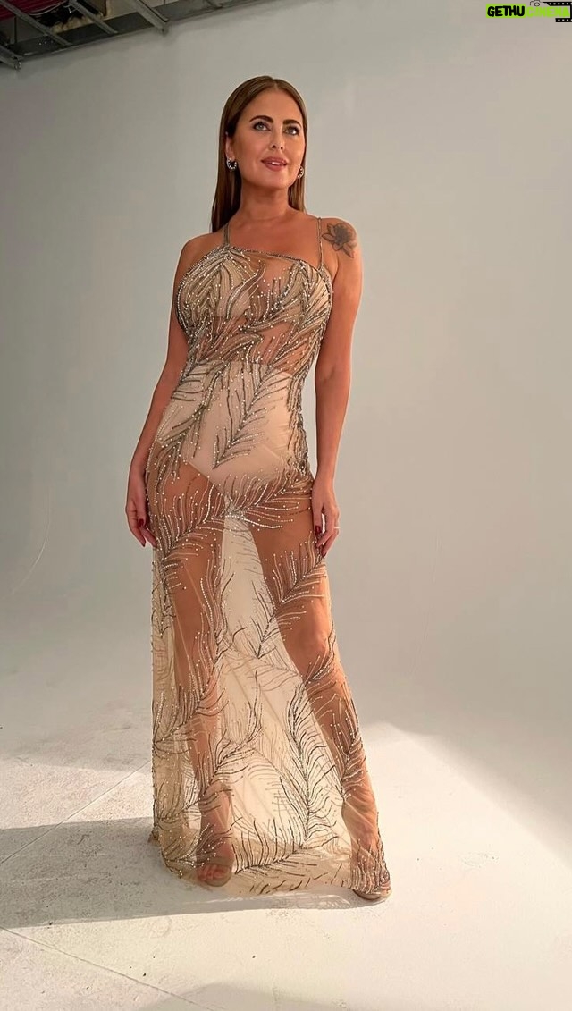 Silvina Luna Instagram - Mi look para el @hoteldelosfamosos 🏨💫 @eltrecetv @boxfishtv Vestido @pupetete Hair @jaz.sanders & @bebesandersok Makeup @loreandrade1981 St @caromerghe Joyas de @bartolomejoyas Bronceado @goldenhour.madero Video @pocketstudio__ #LunaStyle #Look #moda #stilyng #fashion #SilvinaLuna #ElHotelDeLosFamosos