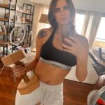 Silvina Luna Instagram – Gracias @wood_weight por acompañarme en mi entrenamiento!⁣
⁣
Además de cuidar el cuerpo, cuido mi mente…⁣
⁣
Los pensamientos condicionan nuestra vida y por ende nuestras emociones. ⁣
⁣
Cambia tus pensamientos y cambia tu destino 💪