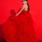Simay Barlas Instagram - GARDIROP MAGAZİN ✨ Genel Yayın Yönetmeni: @gulay_ozdemir Fotoğraflar: @serhathayri Videografi: @vastistanbul Moda Direktörü: @caglakucukdereli Styling: @giodevdariani Saç: @mutluahmet.sinan Makyaj: @nihaldincc Prodüksiyon: @mine.gunduz Fotoğraf Asistanı: @ugursariduran @nutekstudio @gardiropmagazin @q4production @miraykaya @darusultan