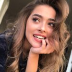 Simay Barlas Instagram -