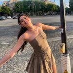Simay Barlas Instagram -