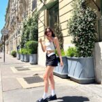 Simay Barlas Instagram - 🇫🇷🤍🌸🌈