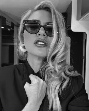 Simge Selçuk Instagram - 🖤🤍