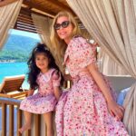 Simge Selçuk Instagram - 🌺🌸🌼 Tüm annelerin Anneler Günü kutlu olsun🙏🥰🥰💕💕💕🧿 @titanicluxurycollection