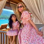 Simge Selçuk Instagram - 🌺🌸🌼 Tüm annelerin Anneler Günü kutlu olsun🙏🥰🥰💕💕💕🧿 @titanicluxurycollection