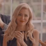 Simge Selçuk Instagram – Bazen güvenir seversin,, alkışlar desteklersin, gülümsediğin kişinin arkandan ne oyunlar çevirdiğini bilmezsin… #neboş #nebahat #kardeşlerim #cumartesiklasiği #atv #ngmyapım Reppst from @simgeily ❤️🙏👏