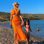 Simge Selçuk Instagram - ☀️🥰