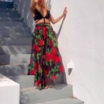 Simge Selçuk Instagram - 🌺 Ben ❤️ @matchabyduygu Çiçekleri ve çiçekli olan şeyleri sevdiğimi söylemiş miydim?😍 Plaj kıyafetlerin efsane @matchabyduygu ❤️( reklam değildir)