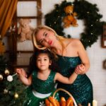 Simge Selçuk Instagram - 🥰 Kendinizi ve çevrenizdeki herşeyi çok sevdiğiniz bir yıl olsun. Mutlu yıllar🎉🎉🎉 📸 : @lea.babystudio