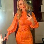 Simge Selçuk Instagram - 🎬 ( 🧡elbise @setre styling: @aysegul_hsnoglu )