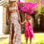 Simge Selçuk Instagram - 🌸 Tabii olan , doğal olan, insanî olan herşey, bu dünya sana ve senin nesline emanet küçük Sevgi Elçim💕💕🧿