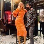 Simge Selçuk Instagram - 🎬 ( 🧡elbise @setre styling: @aysegul_hsnoglu )