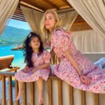 Simge Selçuk Instagram - 🌺🌸🌼 Tüm annelerin Anneler Günü kutlu olsun🙏🥰🥰💕💕💕🧿 @titanicluxurycollection