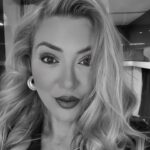 Simge Selçuk Instagram - 🖤🤍
