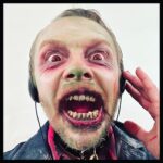 Simon Pegg Instagram – Happy Halloween dumb fucks!!!🎃

#dayofthedead #Bub