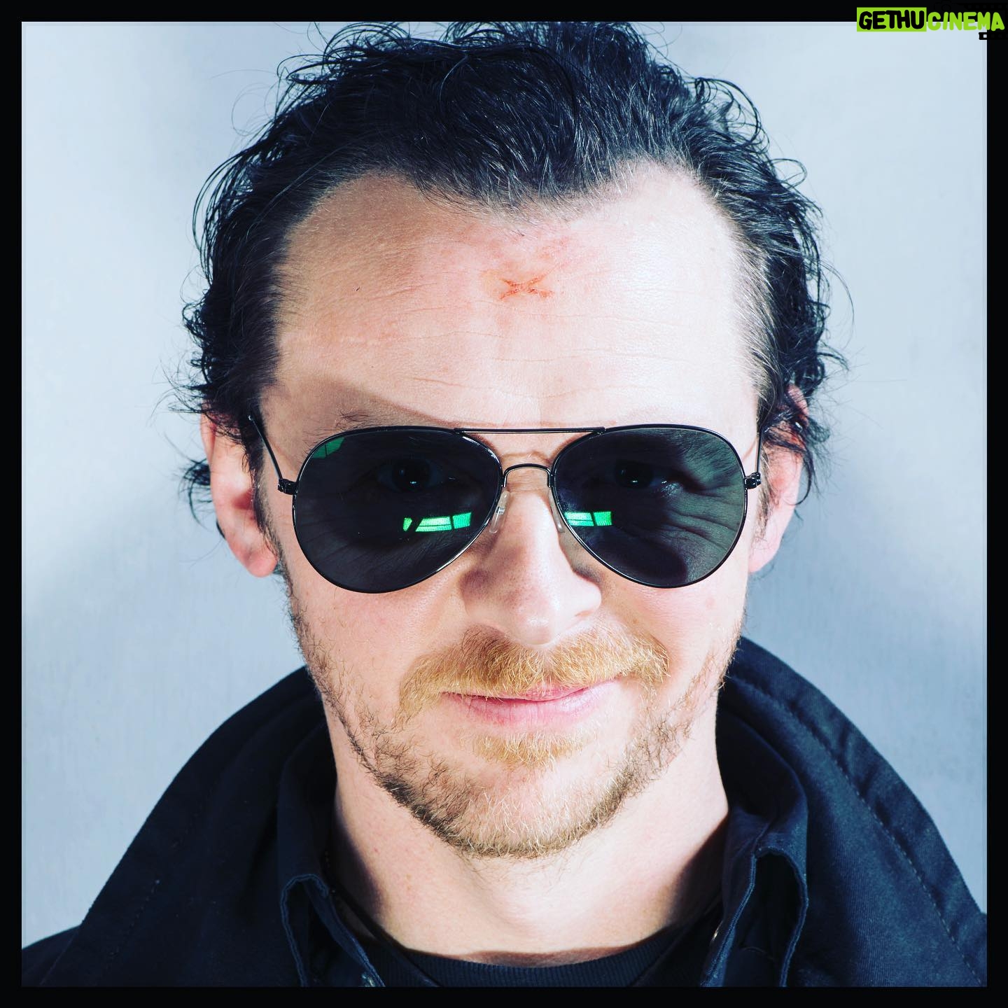 Simon Pegg - 41.4K Likes - Stepping into the weekend like The King 👑🖤🍻