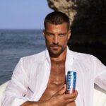 Simone Susinna Instagram - My new energy drink BLU @bluenergydrink.il_ @fozi.shamshoum