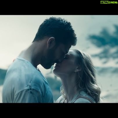Simone Susinna Instagram - Nowy trailer HEAVEN IN HELL- najgorętszego filmu tej zimy. Filmu, na który czekają miliony fanów na całym świecie. HEAVEN IN HELL - new trailer of the hottest movie this winter. A movie that millions of fans around the world are waiting for.