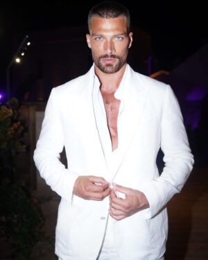 Simone Susinna Instagram - Splendida serata 🇮🇹 @dolcegabbana