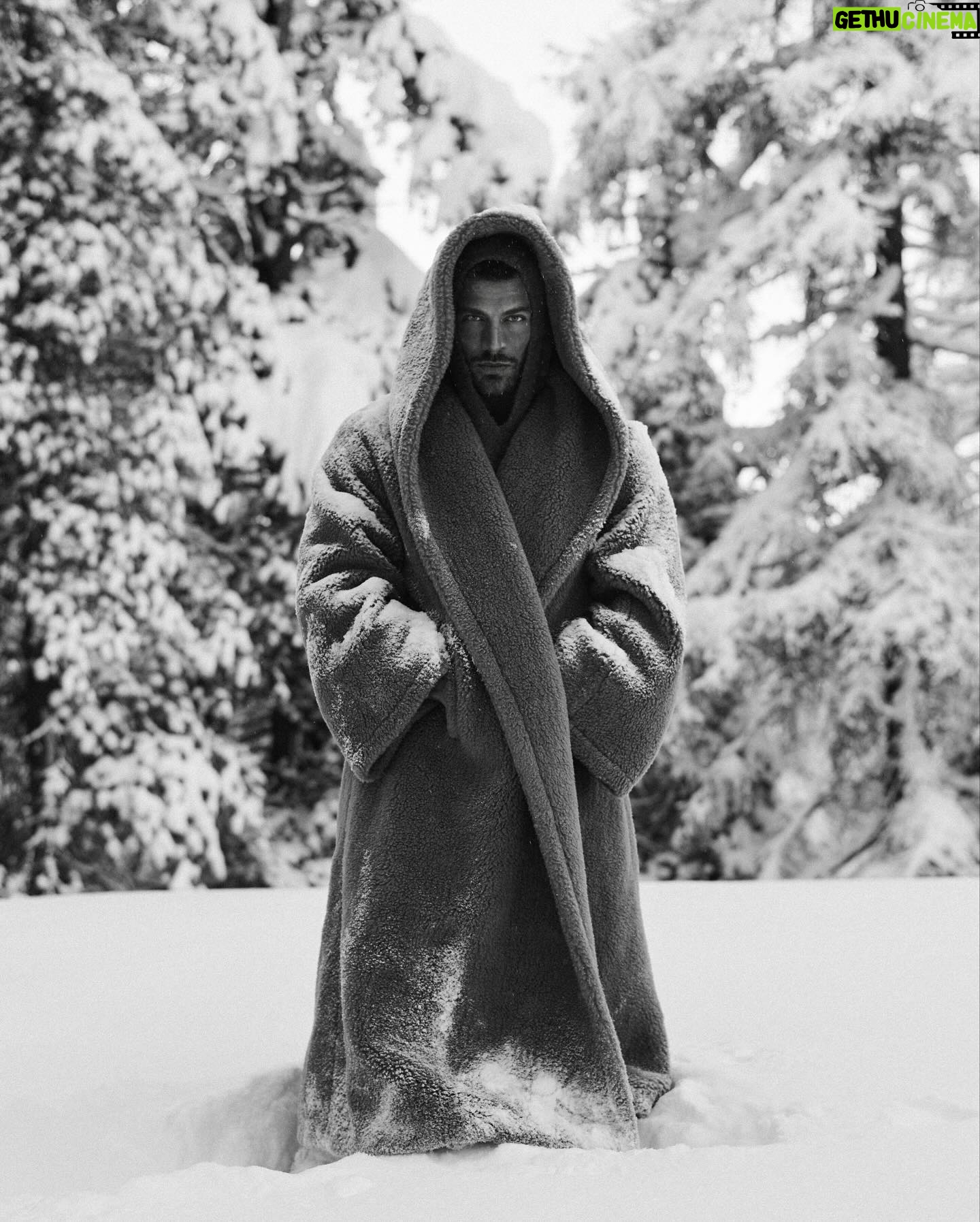 Simone Susinna Instagram - ‘’THE ALPINIST’’ ❄️ Let me start the year with this amazing cover. Thanks to the whole team: photography. @jackwaterlotstudio editor in chief. @odyssia6 deputy editor. @knoops
creative director stylist. @gio.a.b model. @susinnasimone make up. @jasminbergermakeup photography assistant. @alecwinnn fashion assistants. @rebblai, @nicola_destro production. @ilikeibizaproductions