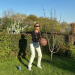 Sinem Kobal Instagram – Kizlar🐣🐣 , suluklar , rüzgargülü haziriz 😎🍭🙌