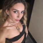 Sinem Kobal Instagram - About the night 🌹 girls 💌🐉