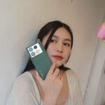 Siriamol Onkoon Instagram - ชีวิตอินฟลูถือว่าขาดไม่ได้กับการมีโทรศัพท์ดีๆ ไว้ถ่ายงาน เพราะออกนอกสถานที่บางทีก็ไม่ได้มีเวลาในการชาร์จมาก มาเจอ Infinix NOTE 40 Pro 5G ตอบโจทย์สุดๆในทุกๆด้าน ชาร์จไวไปเที่ยวต่อได้ภายใน 8 นาที ก็ได้แบตมากถึง 50% แถมมี Magcharge ชาร์จไร้สาย 20W ให้ด้วย รุ่นนี้เป็น Triple Camera ความละเอียด 108 MP OIS Super-Zoom Camera และความจุ 256GB RAM 12GB เพิ่มได้สูงสุด 24GB เห็นแบบนี้ราคาน้องก็ดีมากกก สวยถูกใจสาวๆสายคอนเทนต์ และคาเฟ่แน่นอน หาซื้อได้ที่ Banana shop, Jaymart, IT City, TG FONE และ Shopee, Lazada, TikTok Shop #InfinixThailand #InfinixNote40Pro #ซูเปอร์ชาร์จเพื่อชีวิตสุดอิสระ @infinix_th