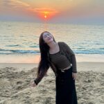 Siriamol Onkoon Instagram - sunset 🌅🌊