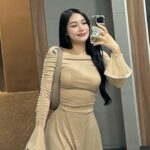 Siriamol Onkoon Instagram - จีบเธอไม่ได้ แม่ไม่อยากให้มีแฟน ก็เลยจีบแม่เธอแทน ห้ะ..