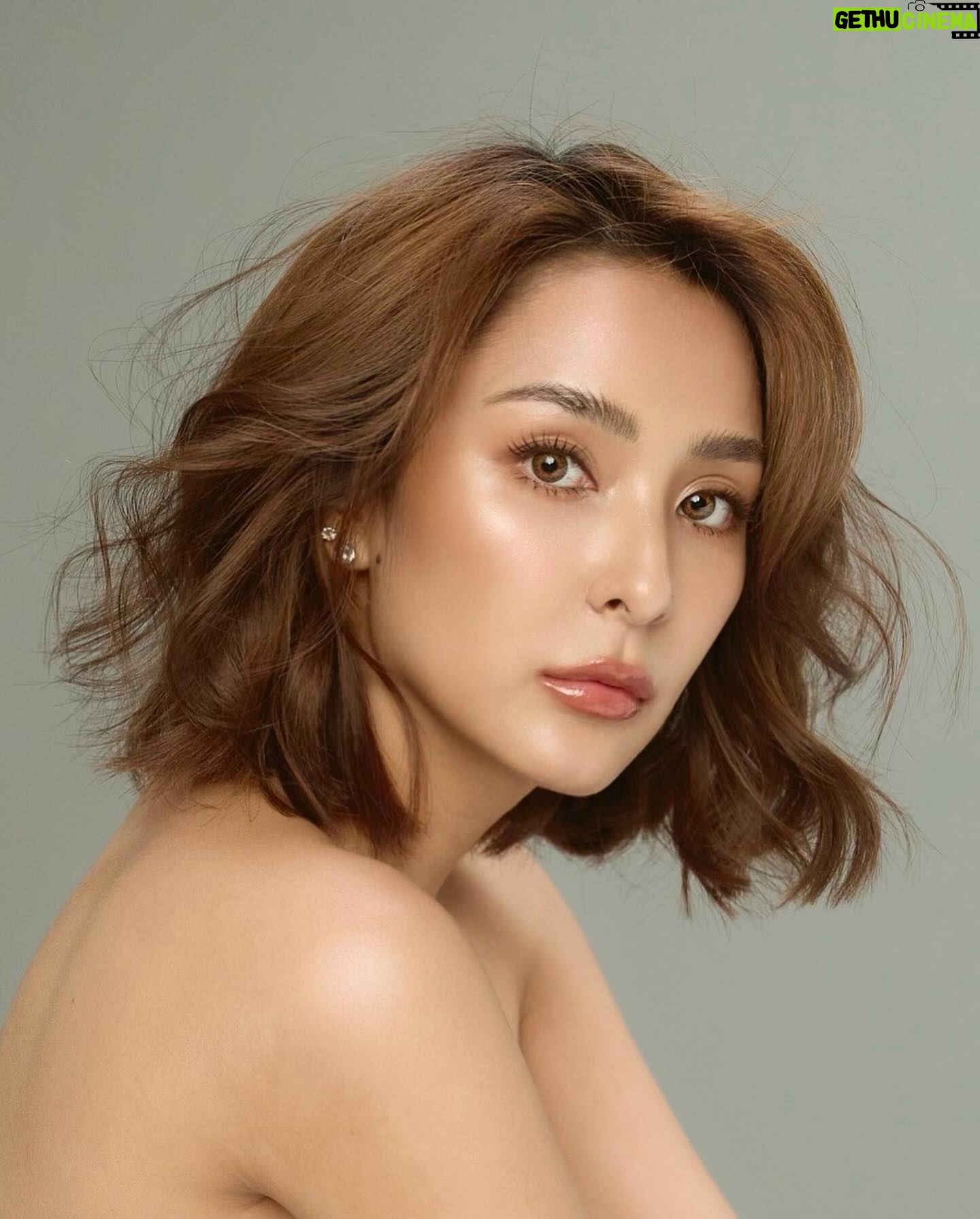 Sirin Preedeeyanon Instagram - Makeup @first_make_up Hair @tungpui69 Stylist @punpongdam Photographer @santara2013 Studio @chamniseye Manager @mairatchada1