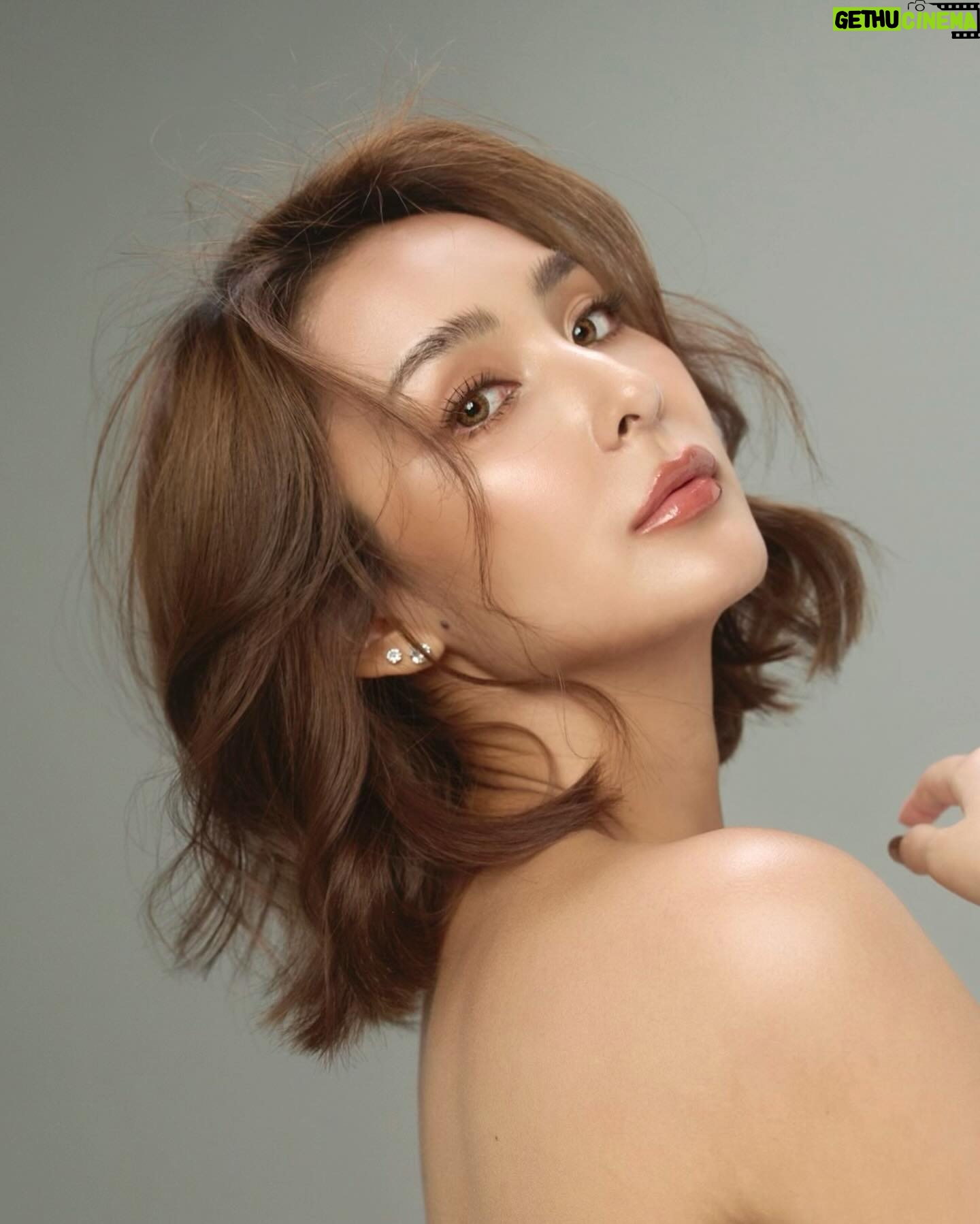 Sirin Preedeeyanon Instagram - Makeup @first_make_up Hair @tungpui69 Stylist @punpongdam Photographer @santara2013 Studio @chamniseye Manager @mairatchada1