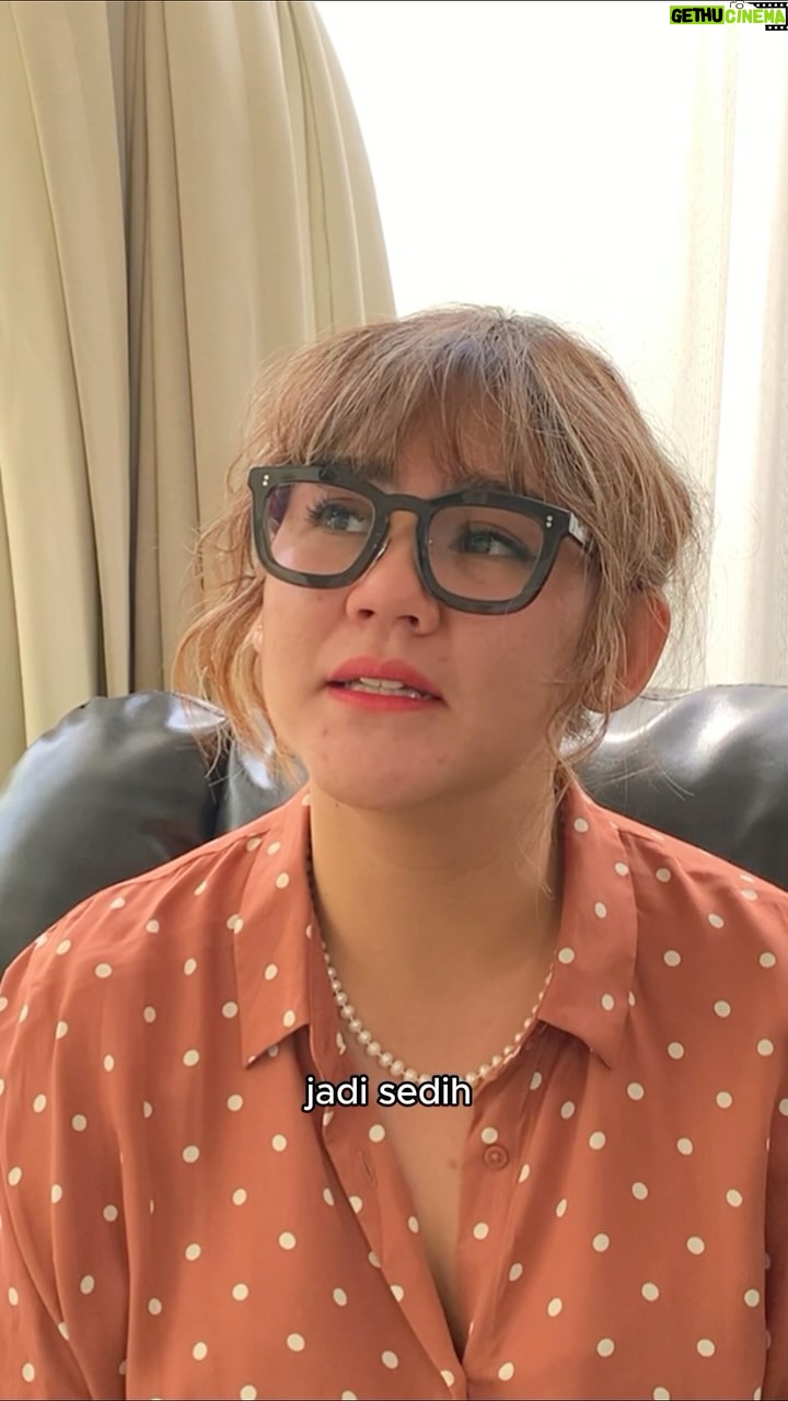 Sissy Prescillia Instagram - ✨CUMA DI INDONESIA✨
Ya sesuai artinya aja laaah MULIH DILIK ya pulang sebentaaaaaar ~
Btw Komen dong pada mudik kemana tahun ini? #CCTV #Ramadhan #2024 #MomDaily #fun #facts #info #Ngabuburit #Mudik #Pasar #War #Takjil #Reels #kegiatan #unik #Indonesia #instagood