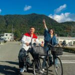 Sissy Prescillia Instagram – Mendaki gunung lewati lembaaaaahhh~ sungai mengalir indah ke samudraaa~ bersama bapak, berduaaaaannn.. 🚲🥷✨