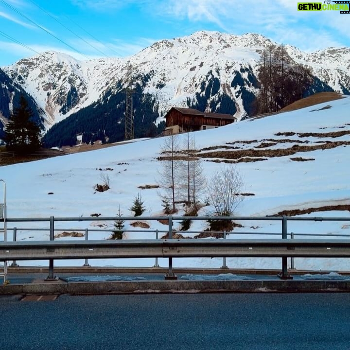 Sissy Prescillia Instagram - Up to snow good 🧚🏼♀️ ~Kami dari Zürich, Switzerland menuju ke Livigno, Italy. Lewati Alps yang penuh snow, tapi karna jalan akses tertutup salju, jadi mobil kami harus naik ke kereta buat nyebrang ke gunung salju yang lain 🧚🏼♀️🥶