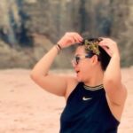 Sissy Prescillia Instagram – Kapan lagi bisa menyatu dengan alam yang seindah ini? Ini nih salah satu keajaiban alam, di Pink Beach Komodo, yang bikin liburan gue terasa lebih merona. 💖🏝️ 

#PinkBeach #Komodo #ExploringNature #vlog #vacation #travel #beautifuldestinations #indonesia #instagram #instagood #instalike