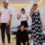 Sissy Prescillia Instagram - ✨Yang masih inget dancenya coba ☝🏻☝🏼☝🏽 #AADC #Indonesian #movie #nostalgia #2000s #dance #video #viral #viralreels #memories #instagood #instagram #weekend #weekendvibes #happy #adaapadengancinta #dancechallenge