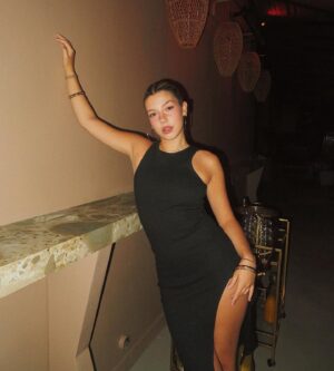 Sissy Sheridan Instagram - keep it upppp it’s meeee