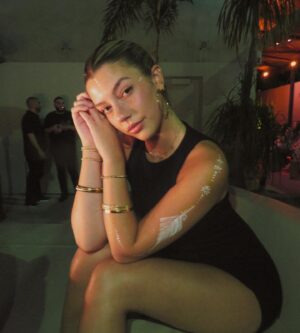 Sissy Sheridan Instagram - keep it upppp it’s meeee