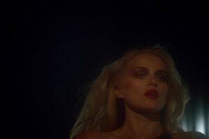 Sky Ferreira Instagram - leash