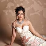 Sneha Gupta Instagram - Live out of your imagination, not your HISTORY. Styledby - @stylebyriyajn Assisted by- @_mansikadam13 Outfit- @riddhijainlabel Jewellery - @miranabymegha × @affiliates_pr Represented by- @silverbell.networks Clicked by - @themayurchhabria