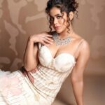 Sneha Gupta Instagram - Live out of your imagination, not your HISTORY. Styledby - @stylebyriyajn Assisted by- @_mansikadam13 Outfit- @riddhijainlabel Jewellery - @miranabymegha × @affiliates_pr Represented by- @silverbell.networks Clicked by - @themayurchhabria