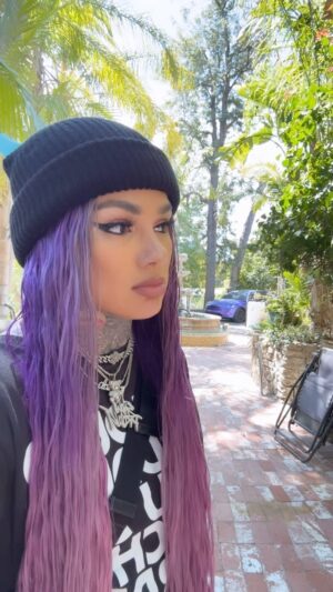 Snow Tha Product Instagram - i pass every sock check btw