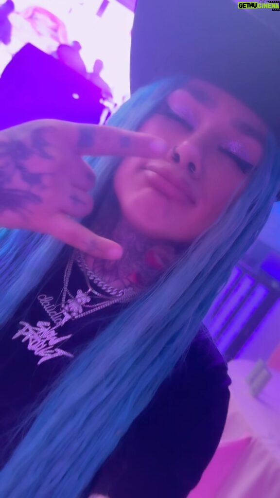 Snow Tha Product Instagram - 😫😫😫😫 why am i like this!??? i cant ever go out alone again…..