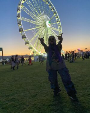 Snow Tha Product Instagram - ando chillin 😎