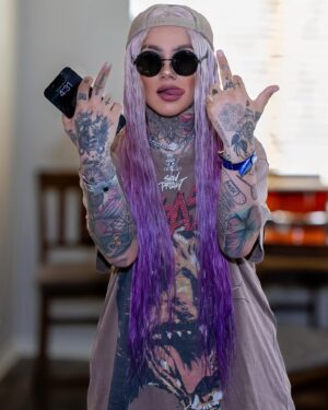 Snow Tha Product Instagram - ando chillin 😎